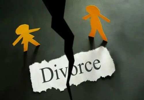 广州侦探社：夫妻离婚财产是否应该平分